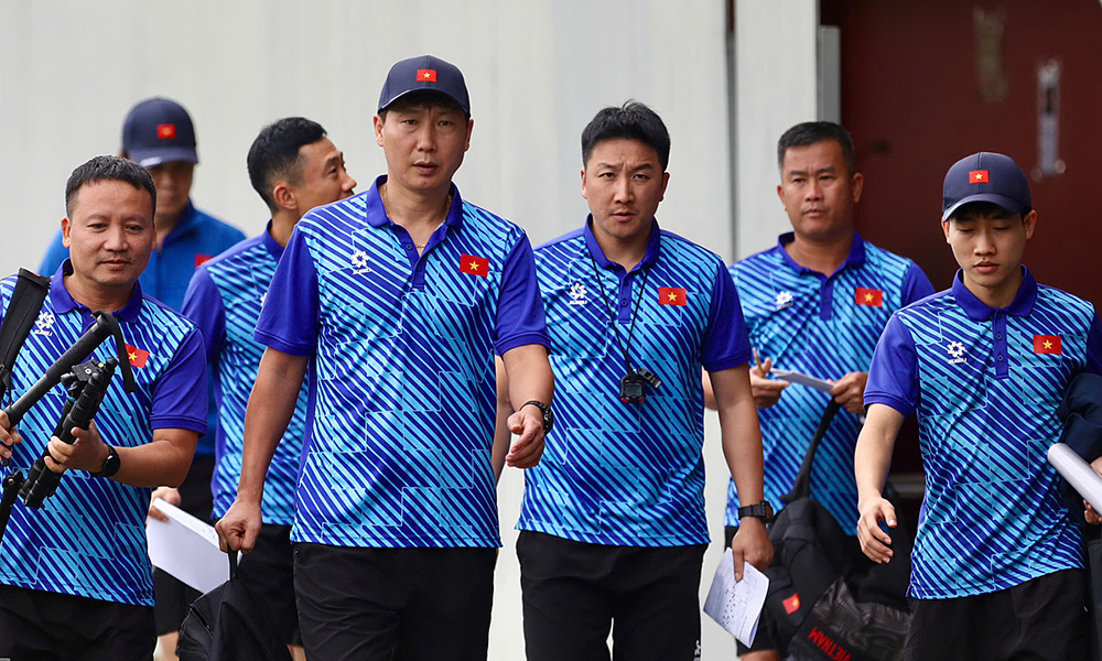 hlv-kim-sang-sik-la-ai-chan-dung-thuyen-truong-moi-cua-bong-da-viet-nam-20263