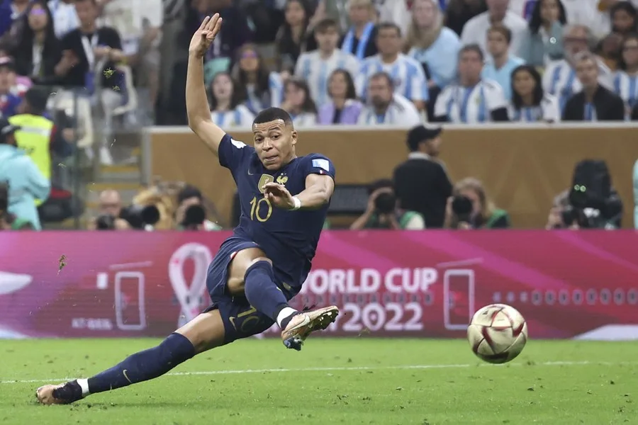 tim-hieu-cau-thu-mbappe-la-ai-1001