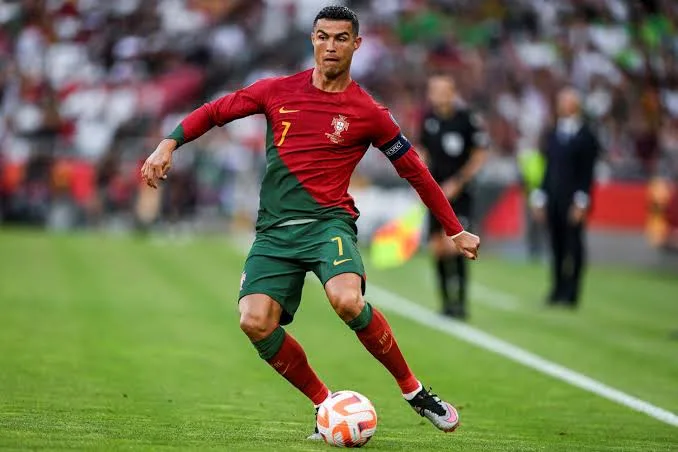 top-nhung-ky-luc-guinness-ronaldo-dang-nam-giu-a