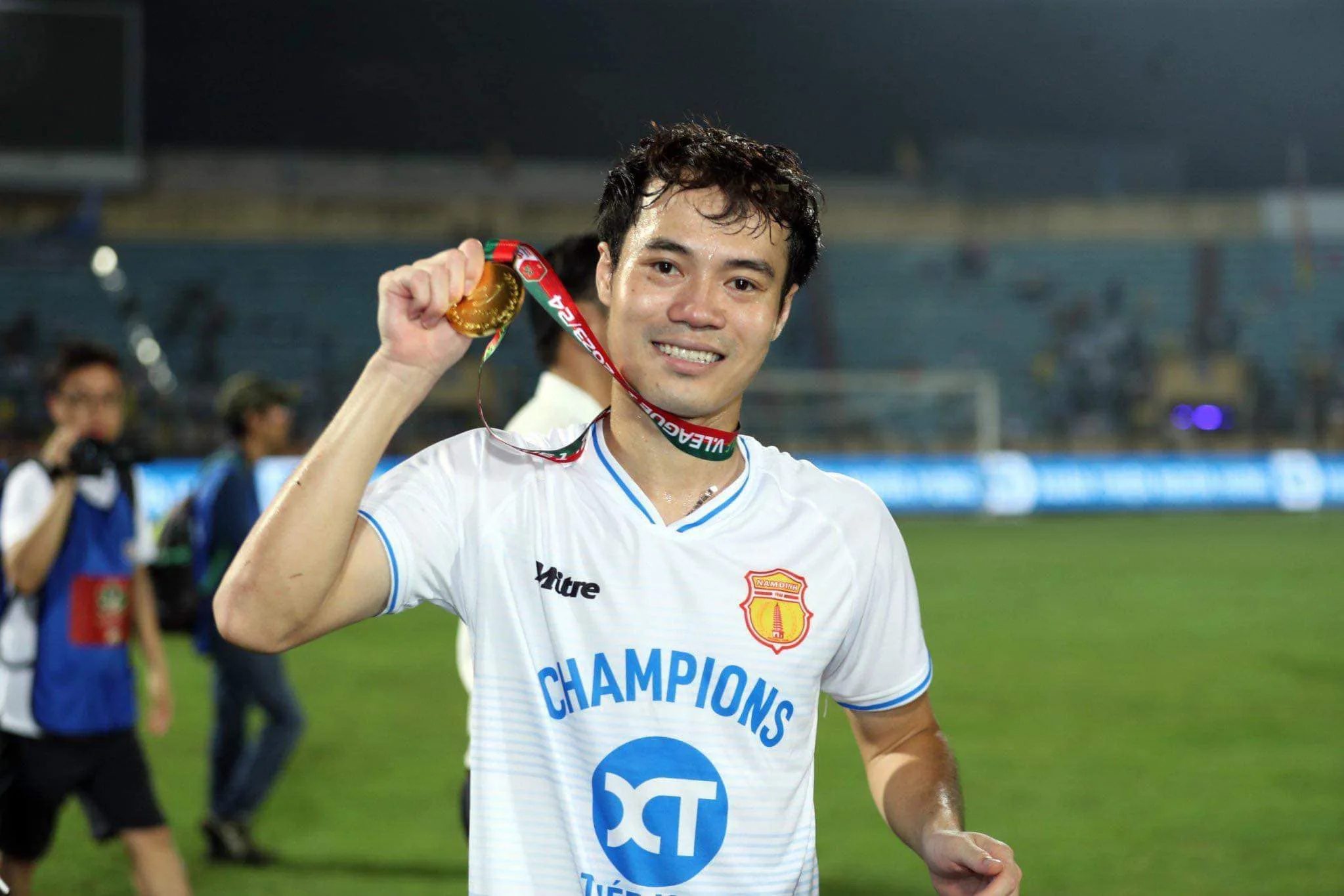 cau-lac-bo-hoang-anh-gia-lai-top-sao-vi-dai-nhat-1114