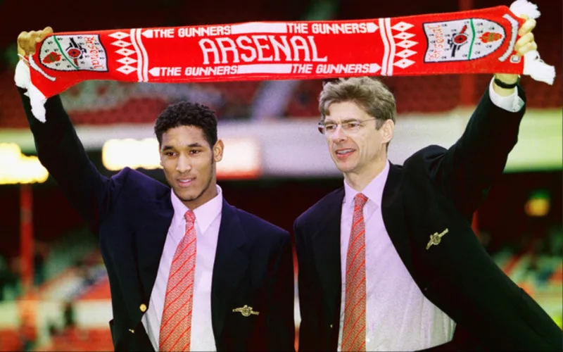 arsene wenger hanh trinh tao nen mot ky nguyen dang nho tai arsenal