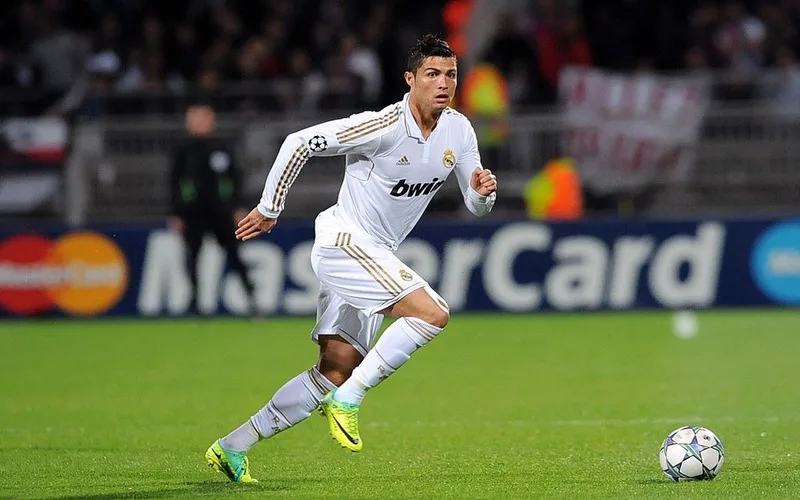 ronaldo ghi bao nhieu ban thong ke ban thang trong su nghiep